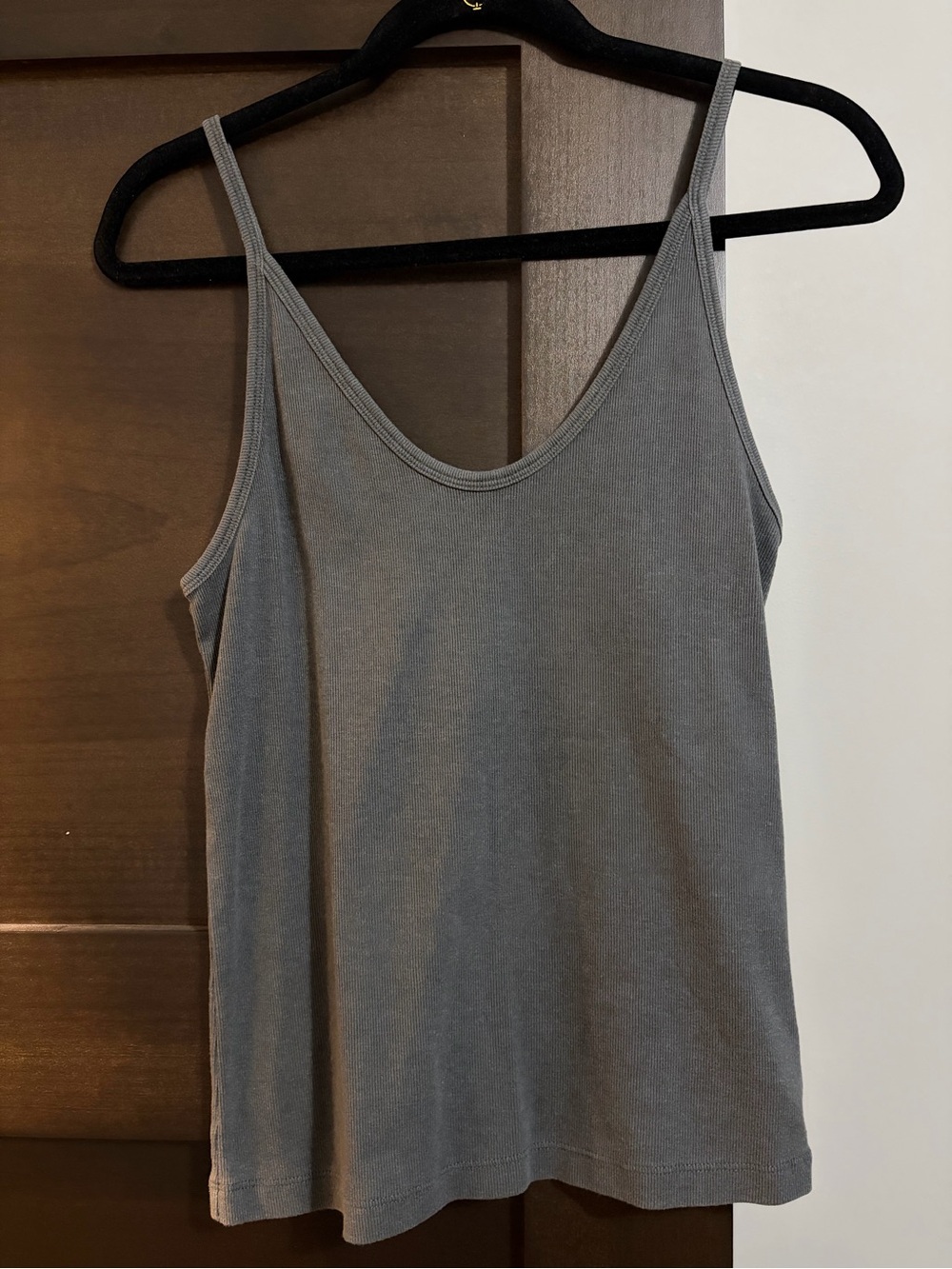 Universal Thread Women's Gray Scoop Neck Tank Top